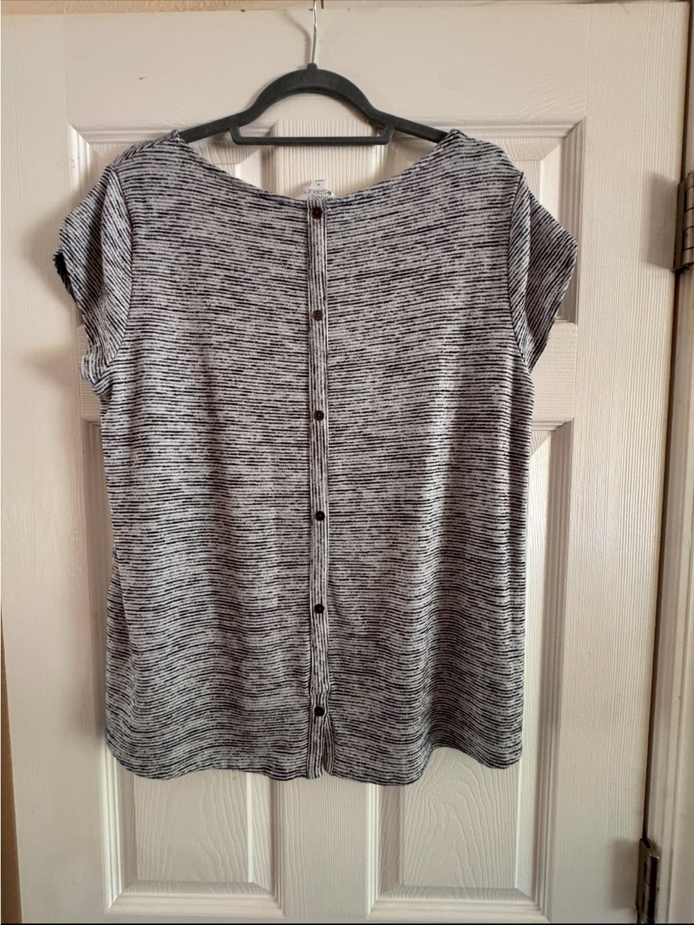 Market & Spruce Short Sleeve Space-Dye Button-Back Top - Black & White